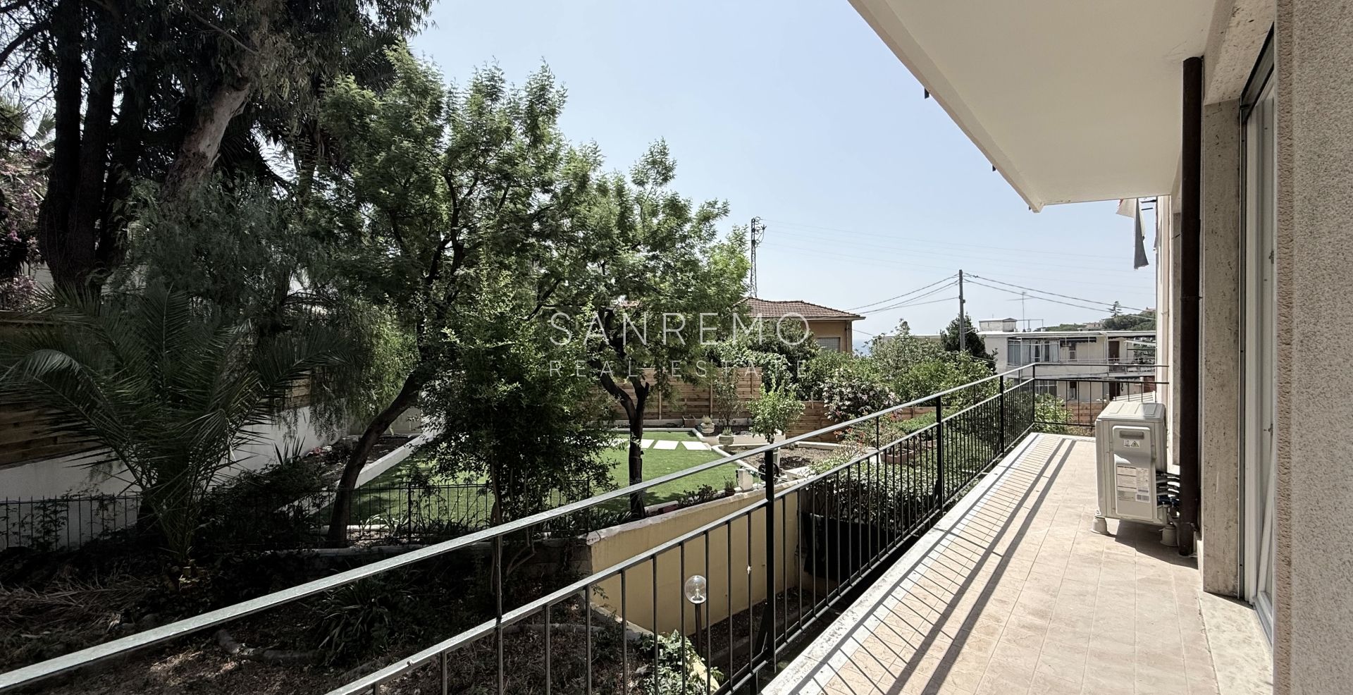 Appartement ensoleillé avec un agréable balcon
