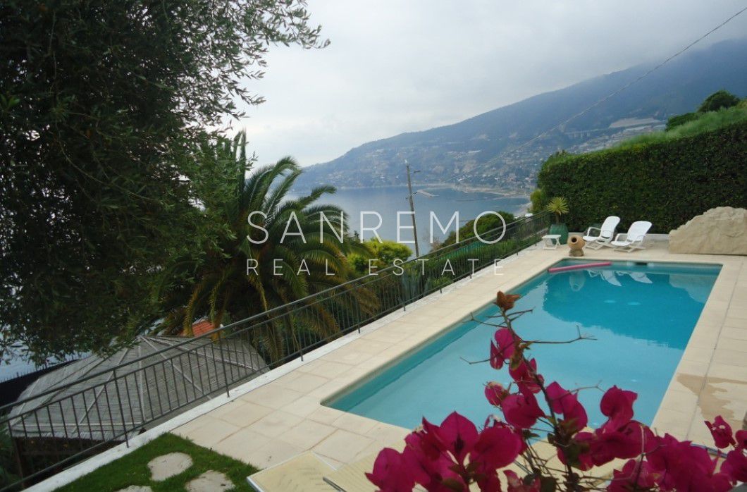 Villa de luxe avec piscine, vue mer et jardin