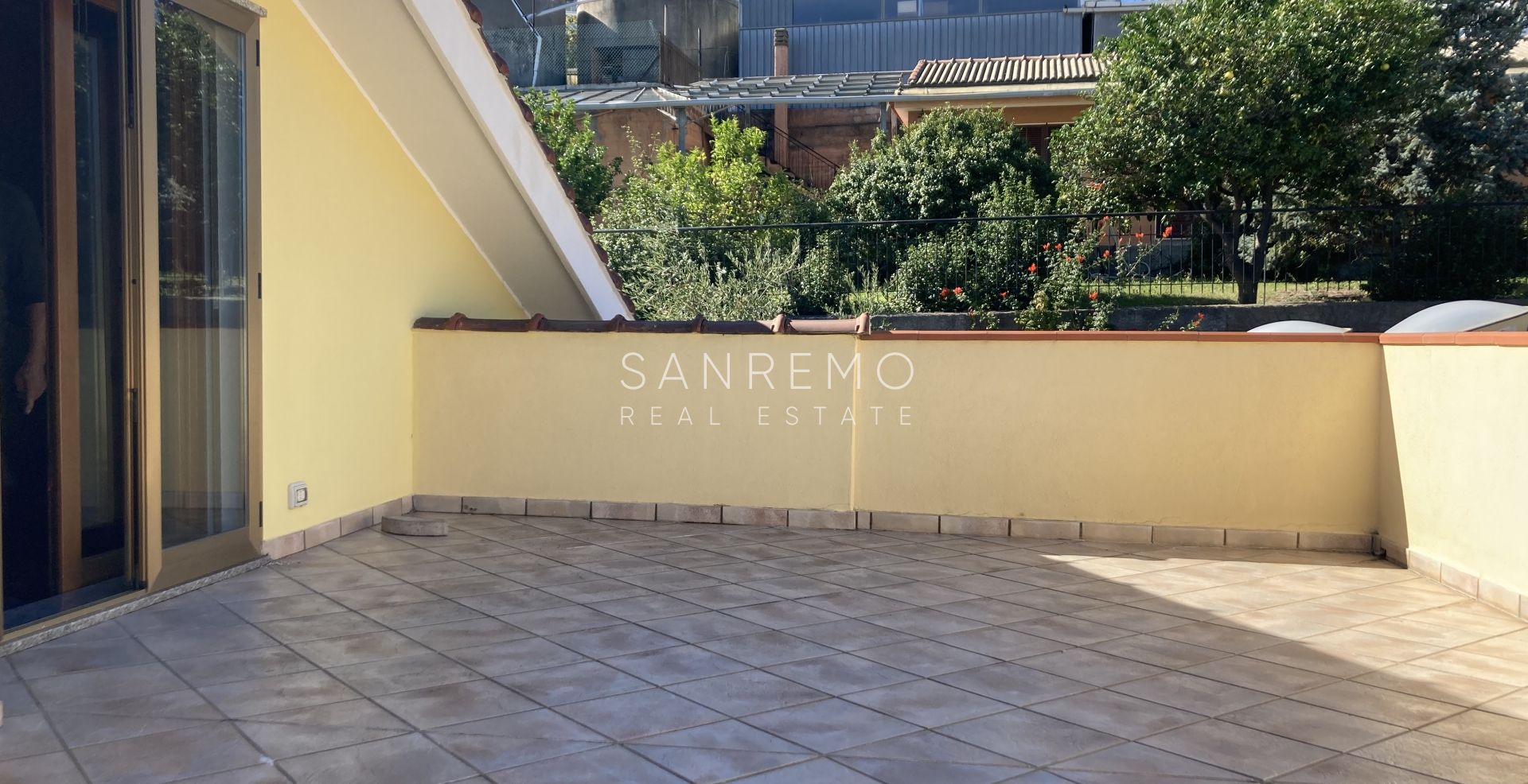 Maison avec piscine et vue mer à Sanremo