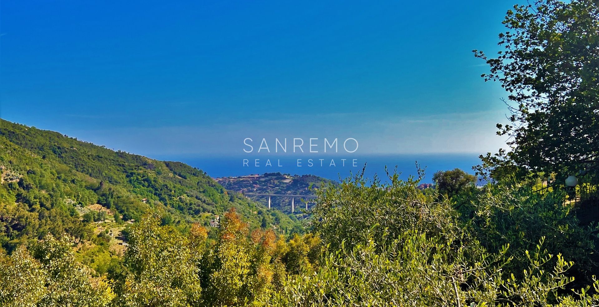 Maison magnifique sur la colline de Bordighera avec piscine