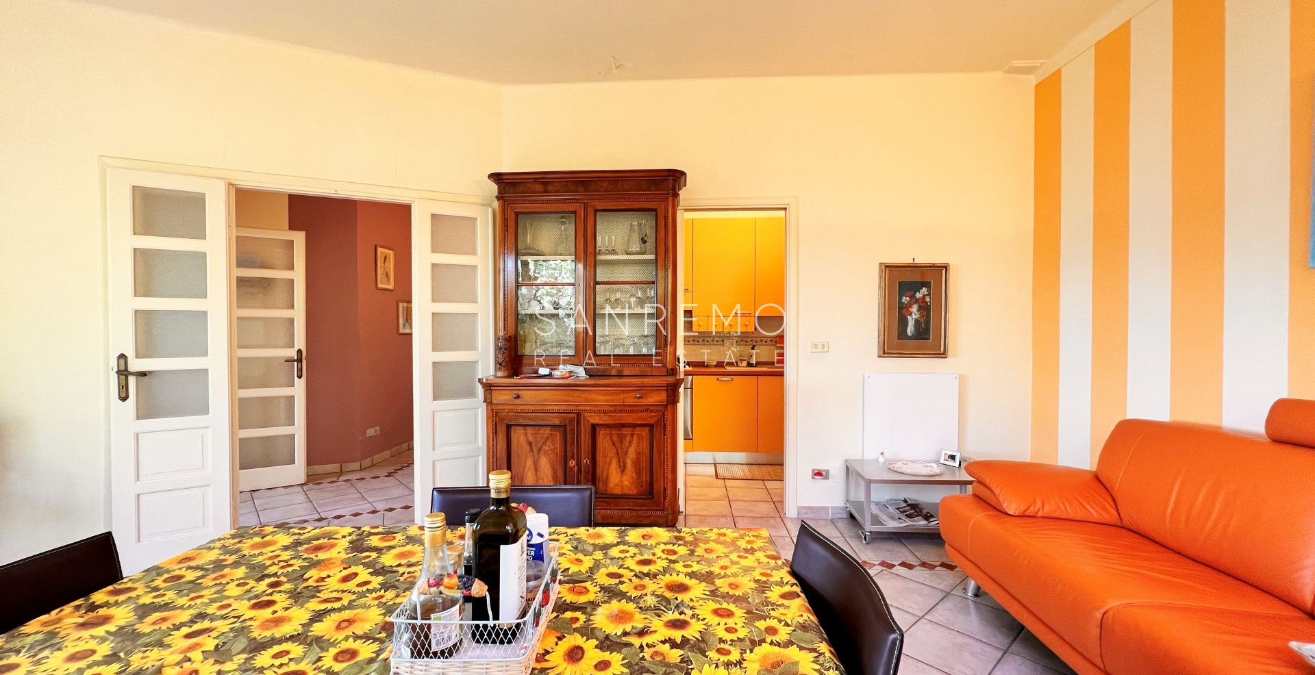 Maison, composée de 2 appartements indépendants, sur la première colline de Sanremo