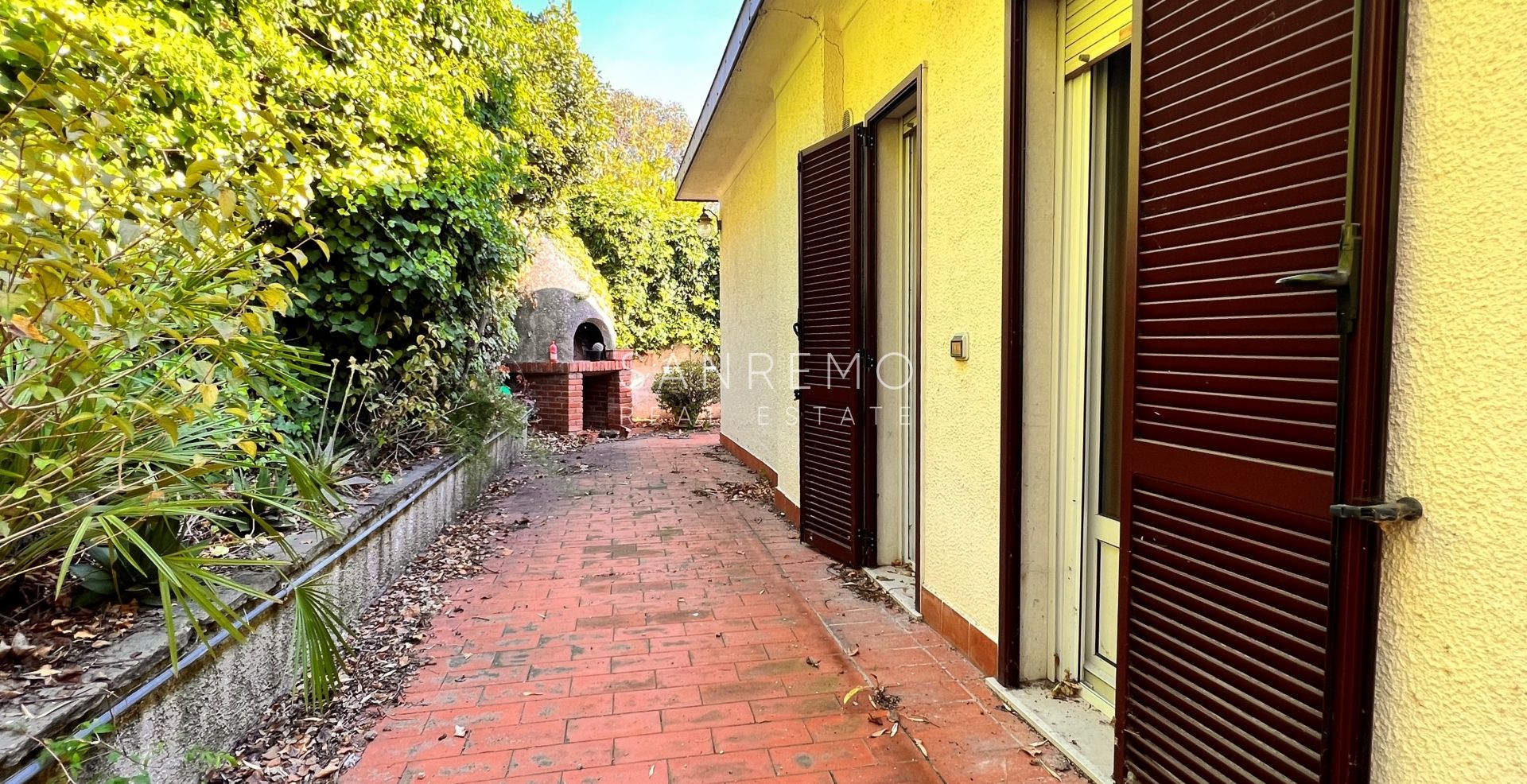 Maison, composée de 2 appartements indépendants, sur la première colline de Sanremo