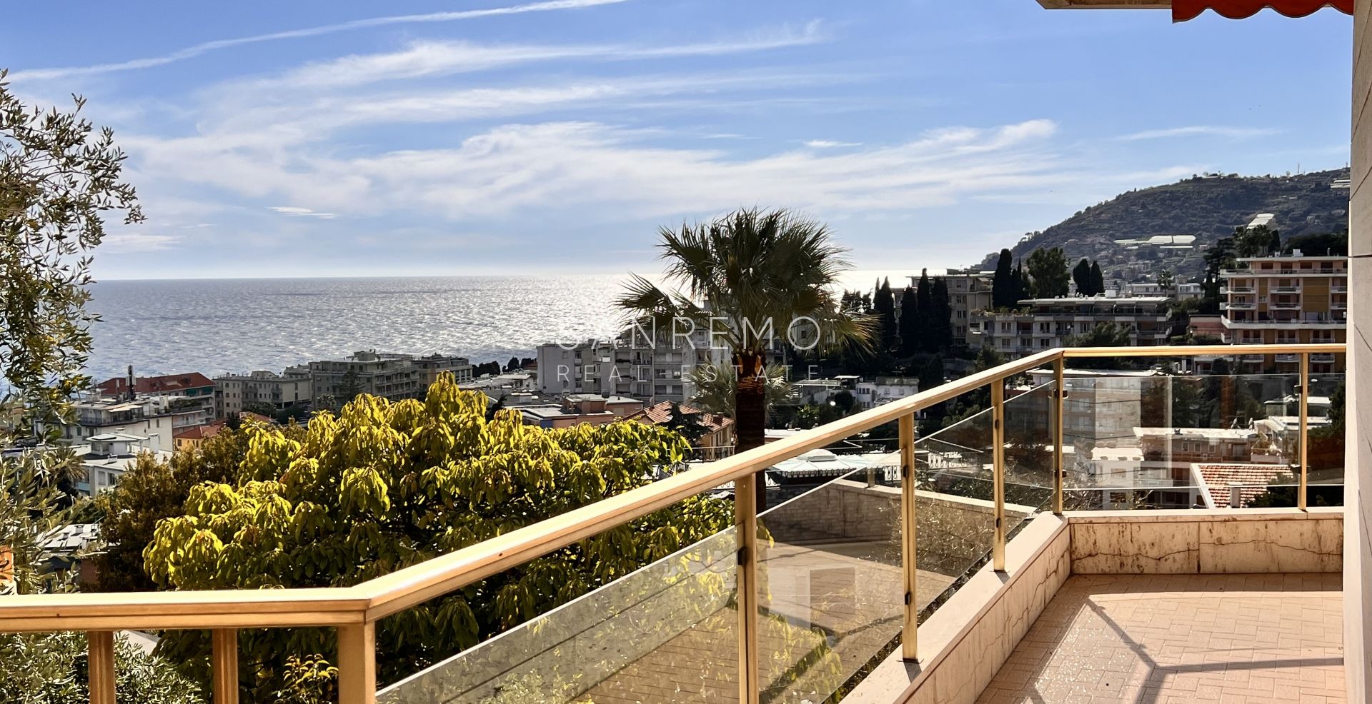 Appartement lumineux de 100 m2 avec vue mer dans un quartier calme entouré de verdure