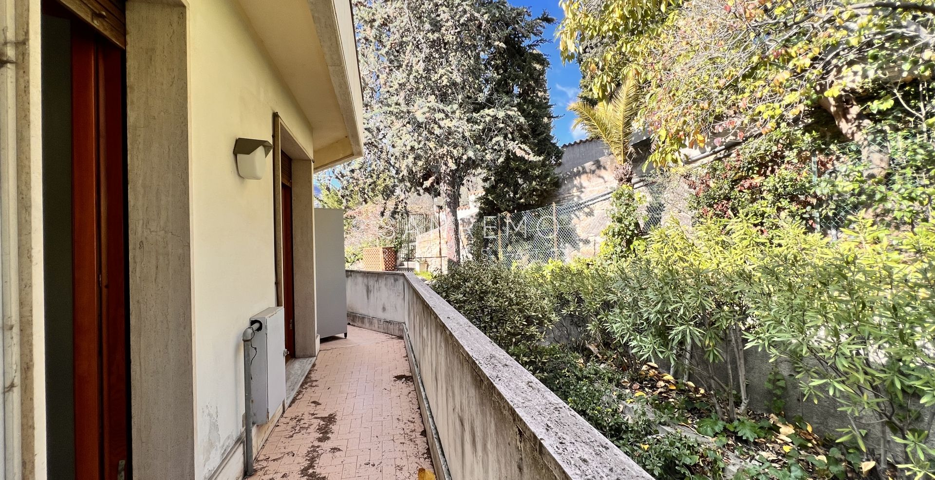 Appartement lumineux de 100 m2 avec vue mer dans un quartier calme entouré de verdure
