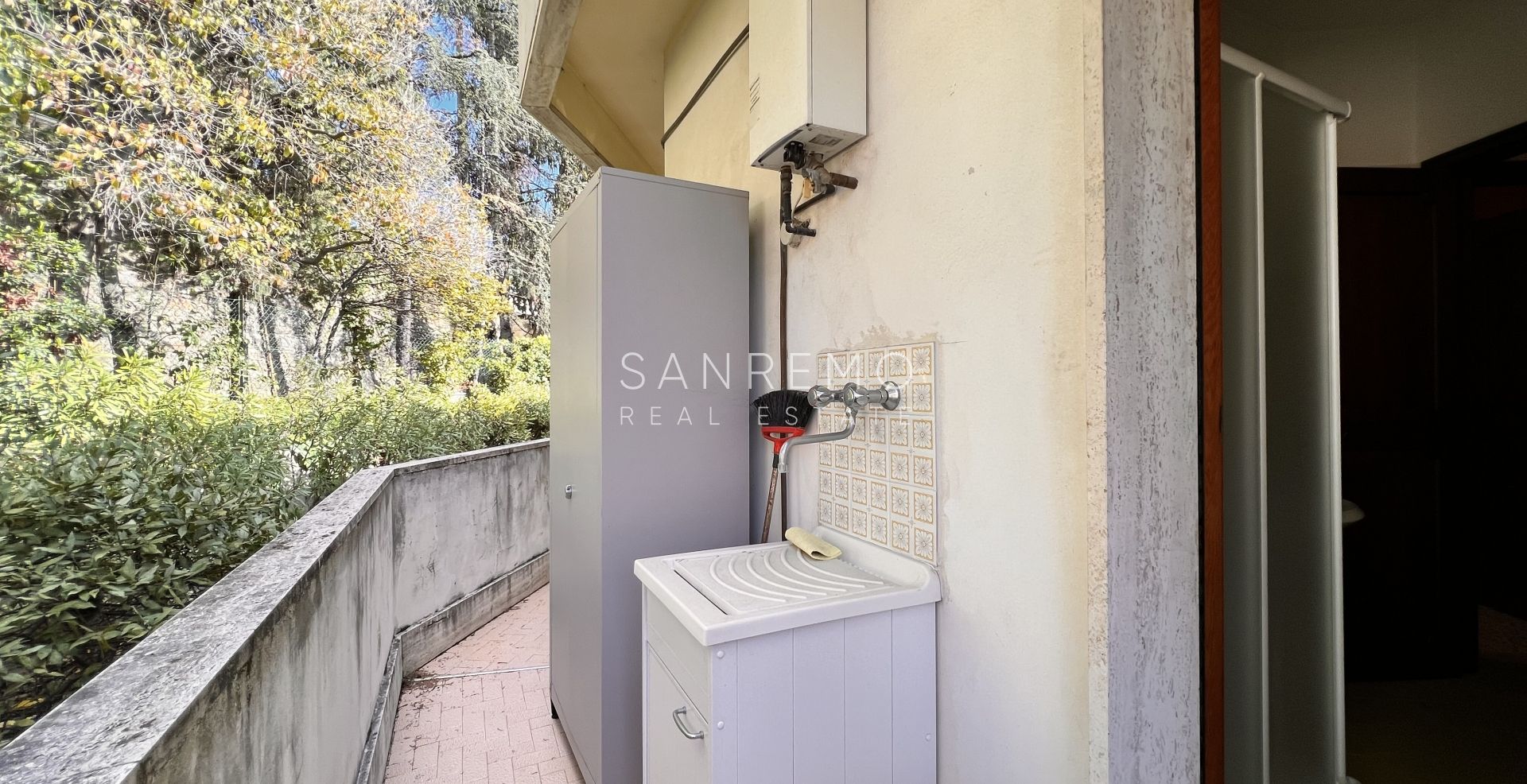 Appartement lumineux de 100 m2 avec vue mer dans un quartier calme entouré de verdure