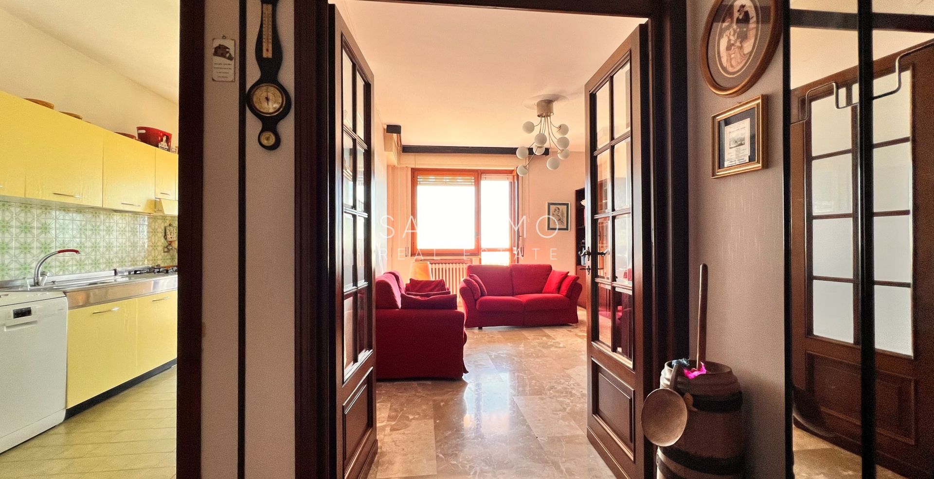 Appartement en vente derrière Portosole avec vue mer