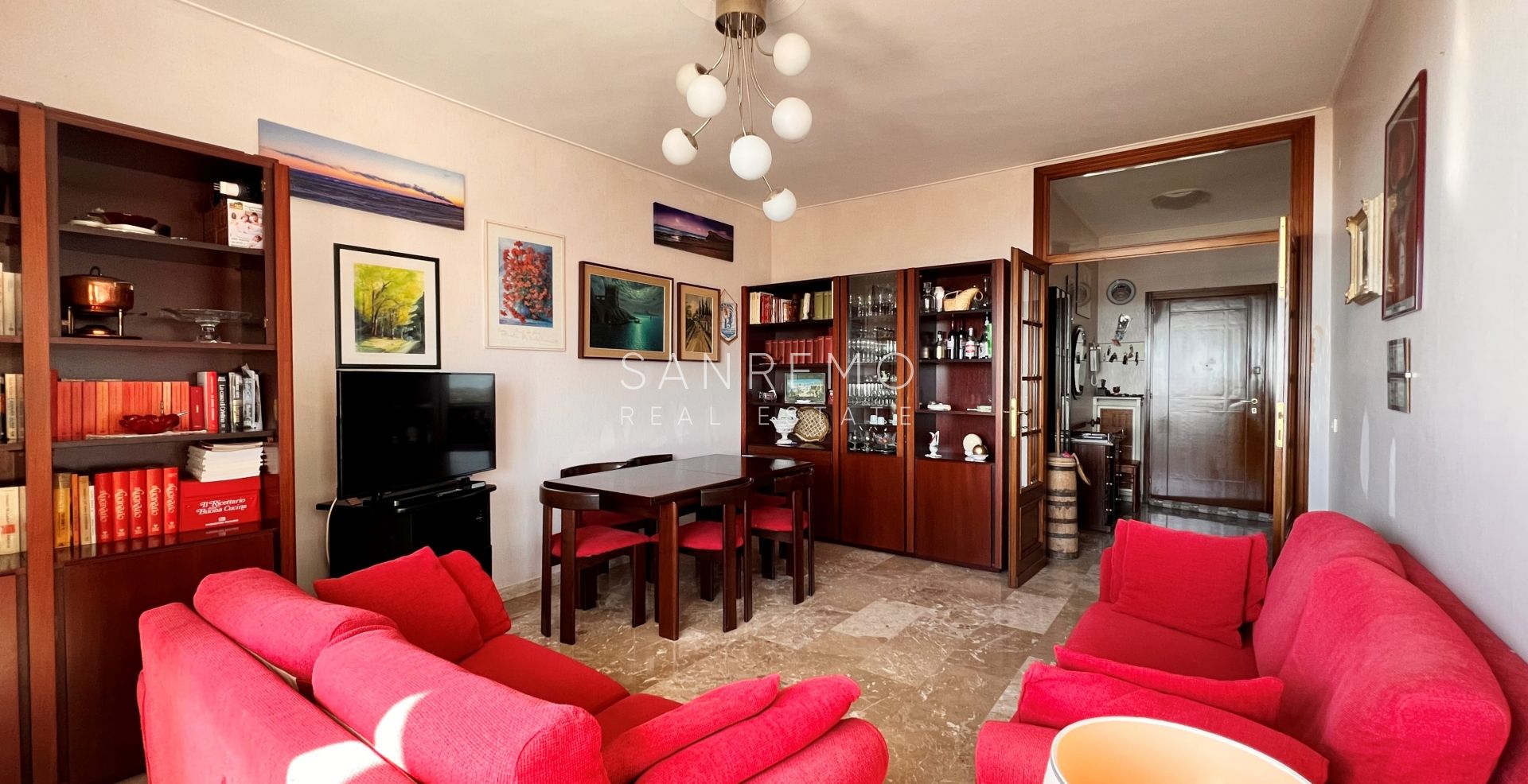 Appartement en vente derrière Portosole avec vue mer