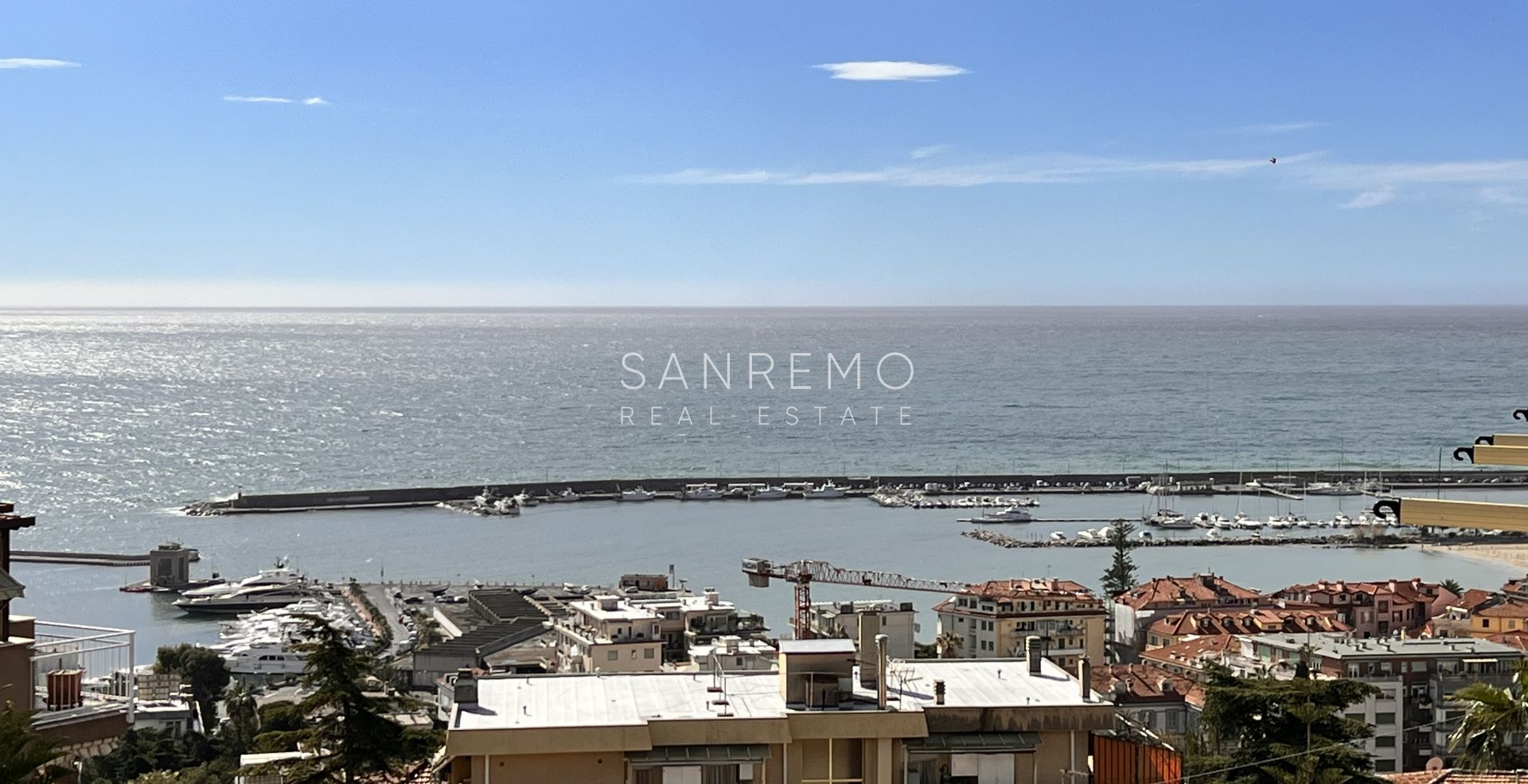 Appartement en vente derrière Portosole avec vue mer