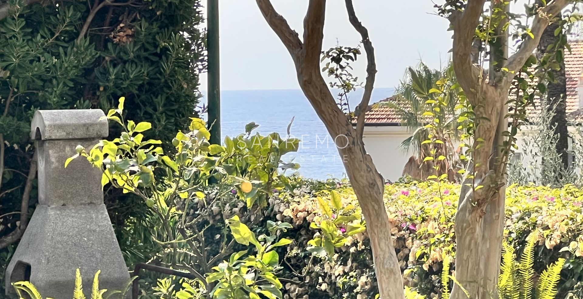 Appartement ensoleillé derrière la promenade de l'Impératrice avec terrasses et jardin