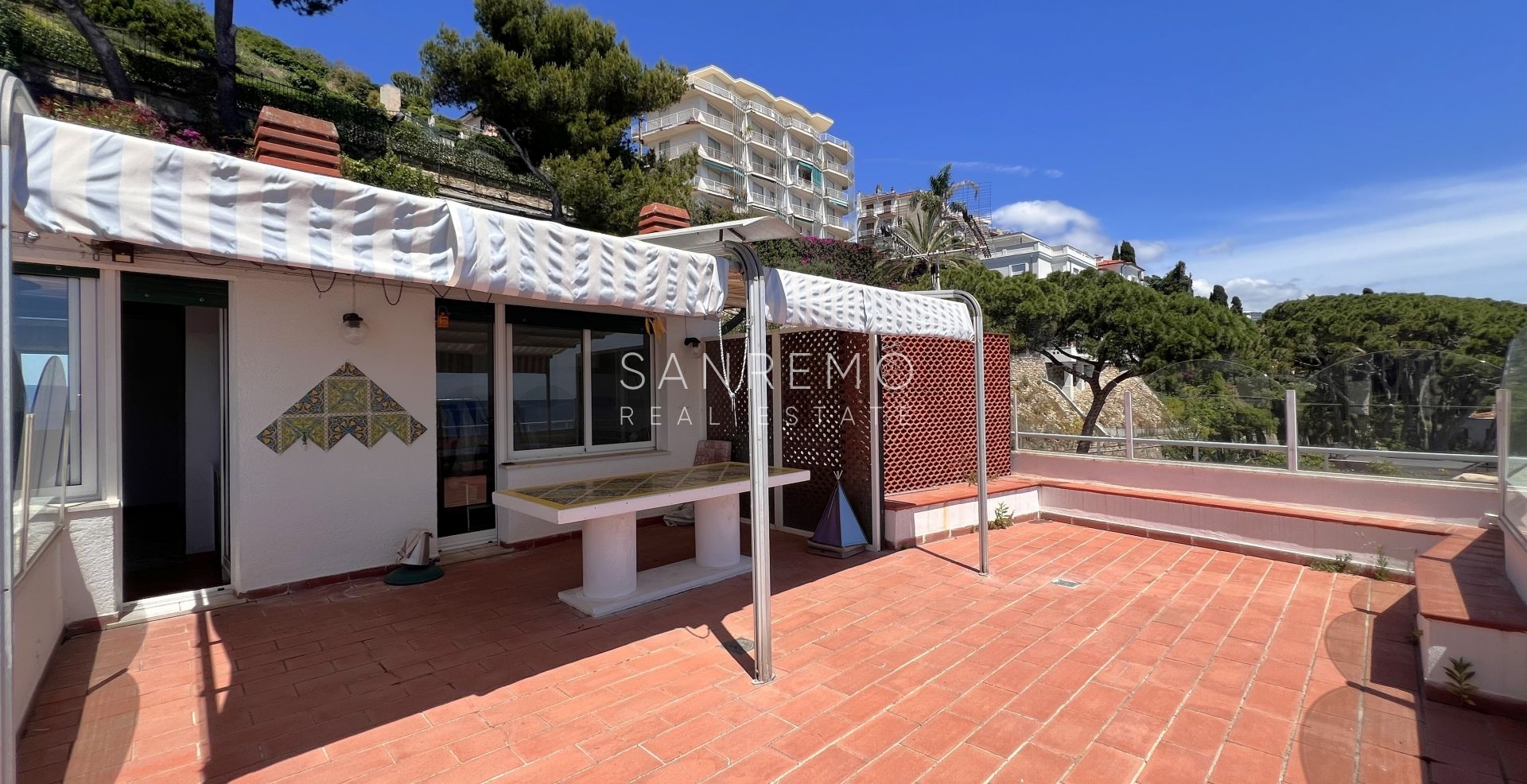 Penthouse avec vue directe sur la mer