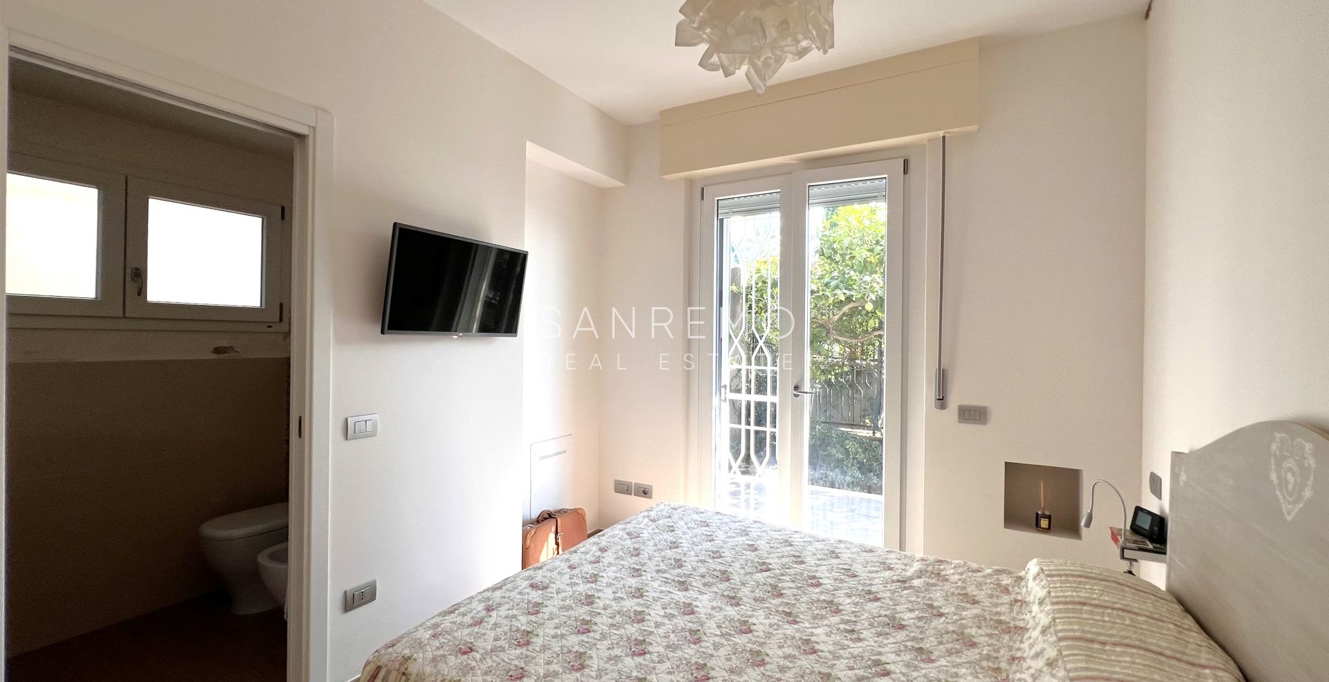 Appartement en parfait état avec agréable terrasse et vue mer
