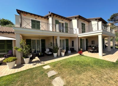 Villa avec vue mer sur la première colline de Bordighera – Élégance, confort et panorama exceptionnel