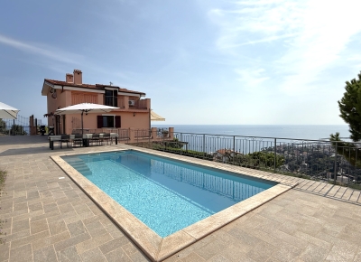 Villa prestigieuse avec piscine et vue mer à couper le souffle