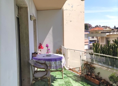 Appartement de 130 m² avec terrasse, situé sur un terrain plat et à quelques pas des plages et de la piste cyclable.