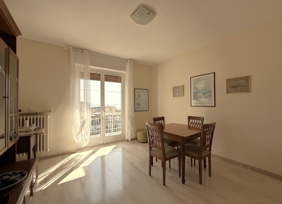 Appartement très lumineux avec vue sur la mer, à quelques pas de la Villa Ormond