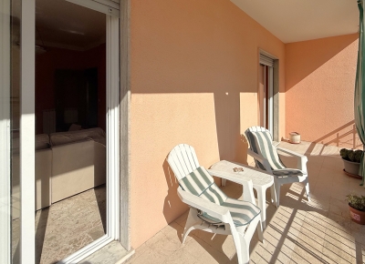 Grand et lumineux appartement deux pièces avec une grande terrasse