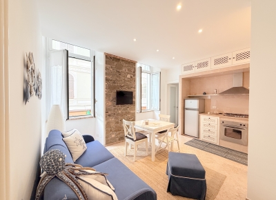 Appartement entièrement rénové au cœur de la ville, dans un immeuble de caractère