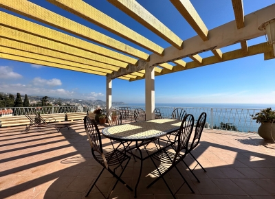 Appartement de 230 m² avec grande terrasse et belle vue mer